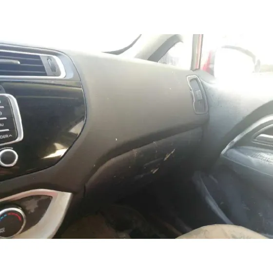 KIA RIO (YB) '2016 ATTRACT ROJO