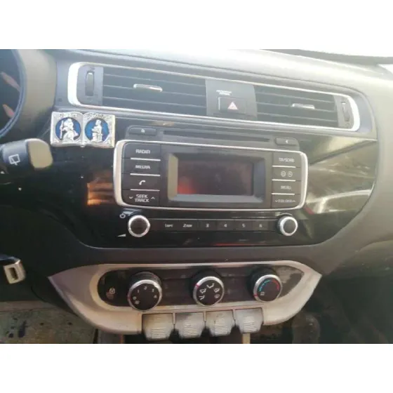 KIA RIO (YB) '2016 ATTRACT ROJO