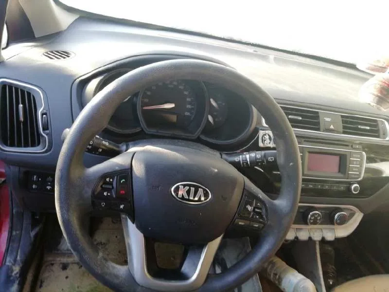 KIA RIO (YB) '2016 ATTRACT ROJO