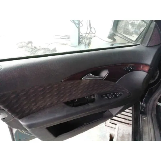 MERCEDES CLASE E (W211) FAMILIAR '2005 220 T CDI (211.206) NEGRO