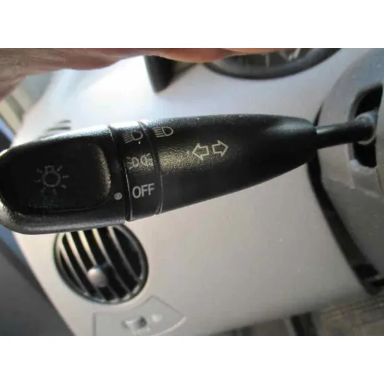 DAEWOO KALOS '2004 1.2 CAT AZUL