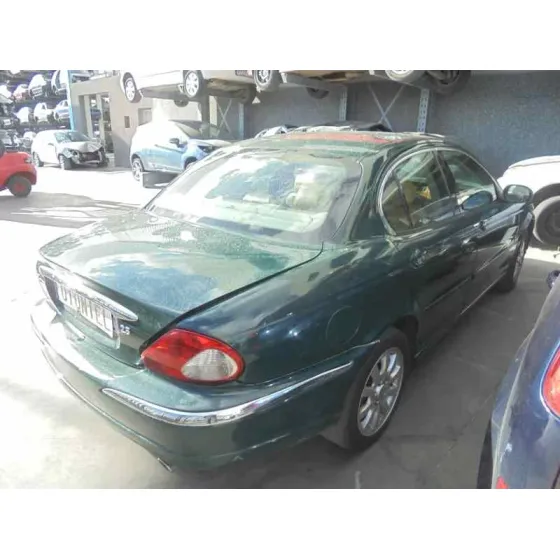 JAGUAR X-TYPE '2001 2.5 V6 VERDE