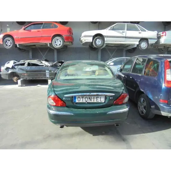 JAGUAR X-TYPE '2001 2.5 V6 VERDE