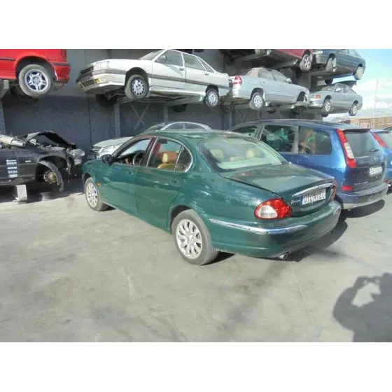 JAGUAR X-TYPE '2001 2.5 V6 VERDE
