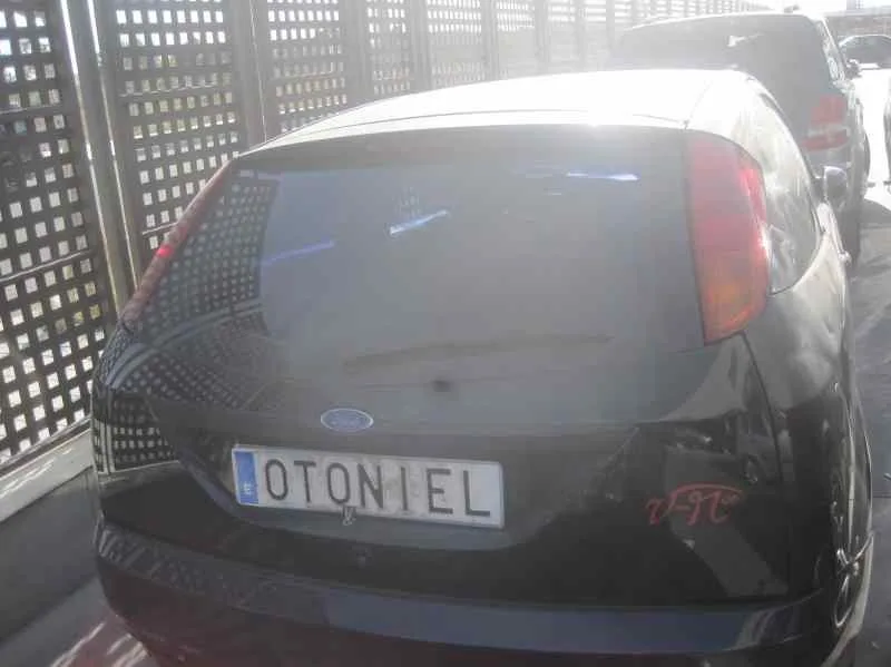 FORD FOCUS BERLINA (CAK) FORD FOCUS BERLINA (CAK) '2002 TREND NEGRO 1998