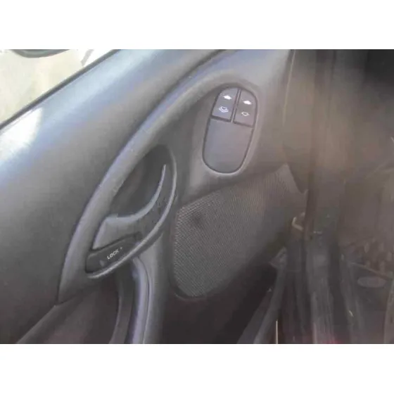 FORD FOCUS BERLINA (CAK) '2002 TREND NEGRO