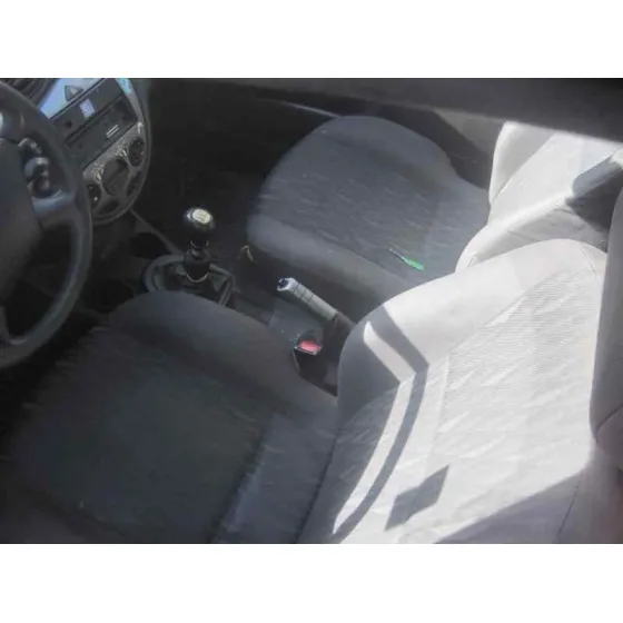 FORD FOCUS BERLINA (CAK) '2002 TREND NEGRO