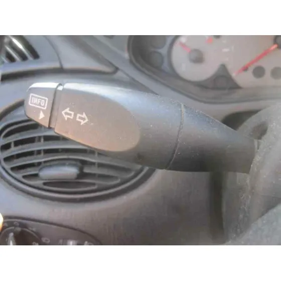 FORD FOCUS BERLINA (CAK) '2002 TREND NEGRO