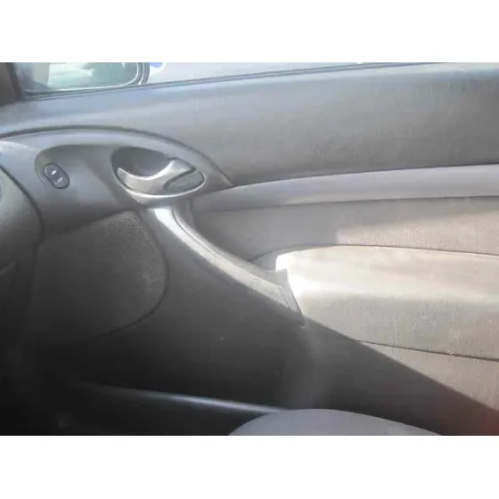 FORD FOCUS BERLINA (CAK) '2002 TREND NEGRO