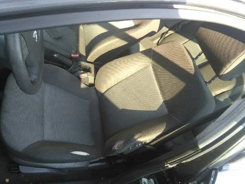 OPEL ASTRA H BERLINA OPEL ASTRA H BERLINA '2004 COSMO NEGRO 2004