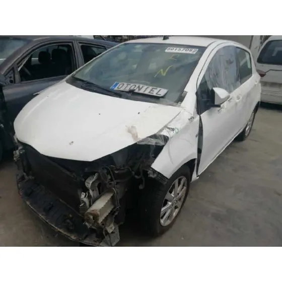 TOYOTA YARIS '2014 HSD ACTIVE BLANCO