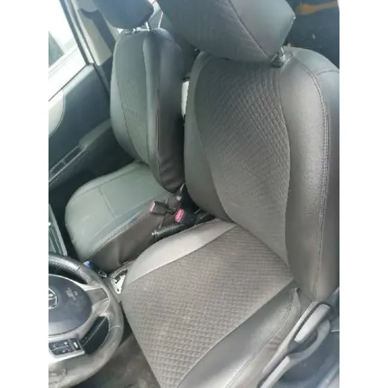 TOYOTA YARIS '2014 HSD ACTIVE BLANCO
