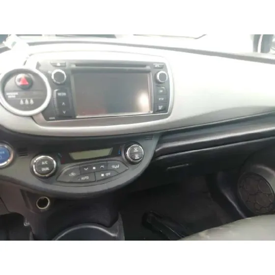 TOYOTA YARIS '2014 HSD ACTIVE BLANCO