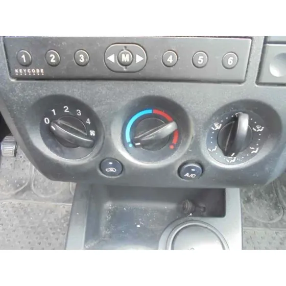 FORD FIESTA (CBK) '2003 AMBIENTE BLANCO