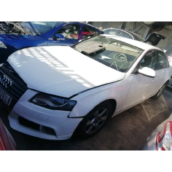 AUDI A4 BER. (B8) '2011 BASICO BLANCO