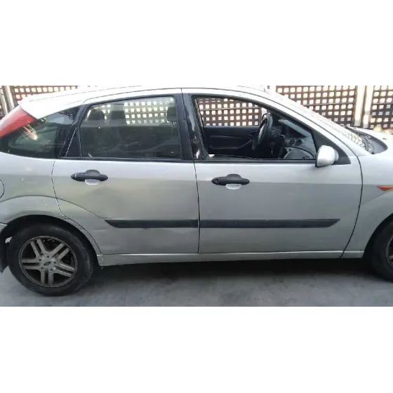 FORD FOCUS BERLINA (CAK) '2001 GHIA PLATA