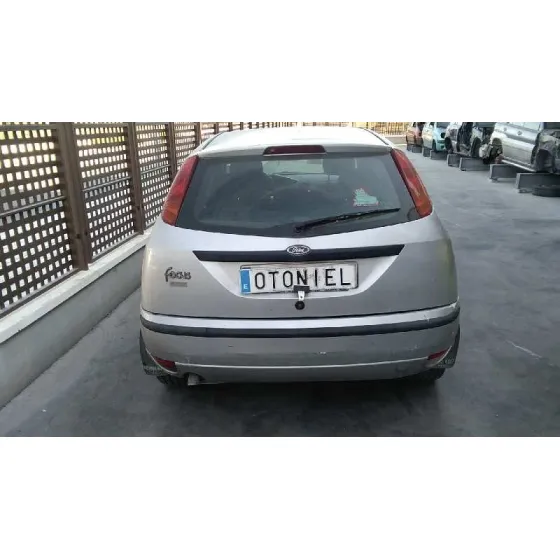 FORD FOCUS BERLINA (CAK) '2001 GHIA PLATA