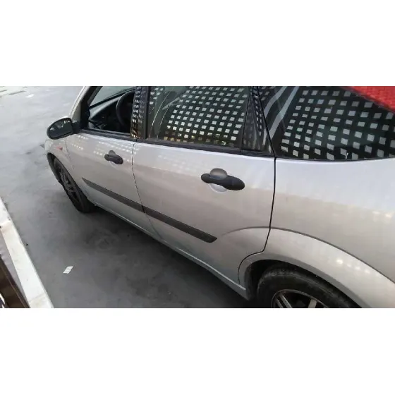 FORD FOCUS BERLINA (CAK) '2001 GHIA PLATA