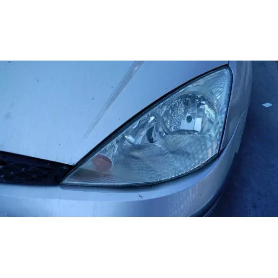 FORD FOCUS BERLINA (CAK) '2001 GHIA PLATA