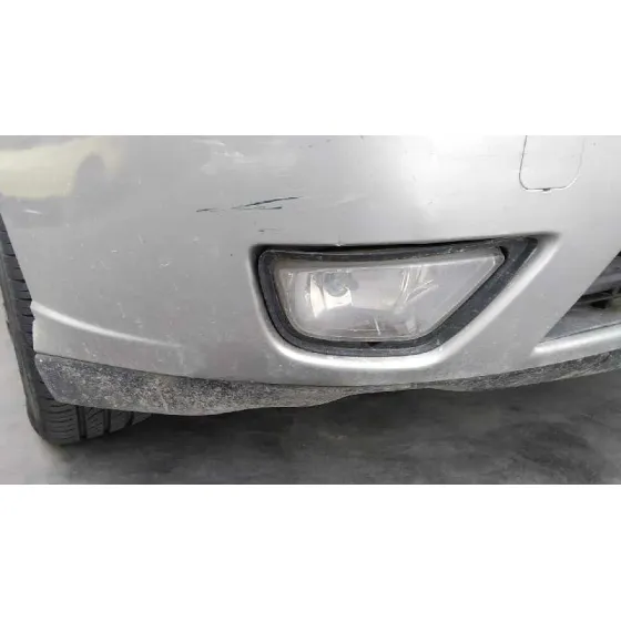 FORD FOCUS BERLINA (CAK) '2001 GHIA PLATA
