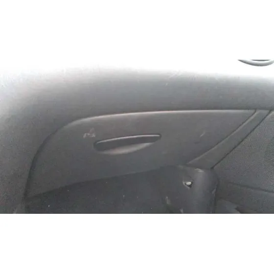 FORD FOCUS BERLINA (CAK) '2001 GHIA PLATA