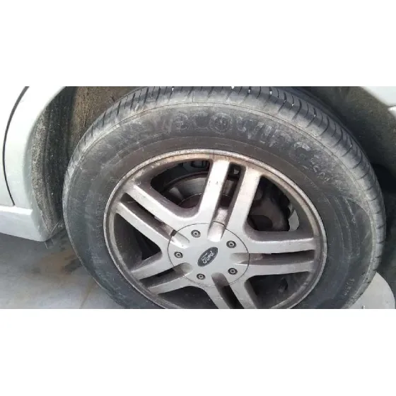 FORD FOCUS BERLINA (CAK) '2001 GHIA PLATA