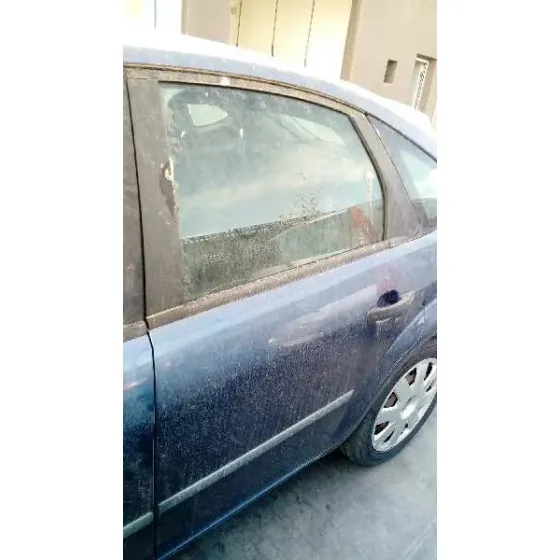 FORD FOCUS BERLINA (CAP) '2006 AMBIENTE (D) AZUL