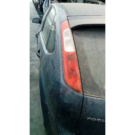 FORD FOCUS BERLINA (CAP) '2006 AMBIENTE (D) AZUL