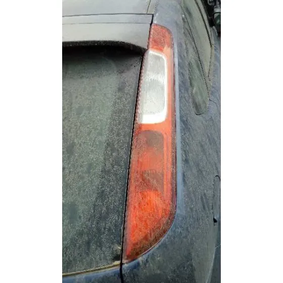 FORD FOCUS BERLINA (CAP) '2006 AMBIENTE (D) AZUL