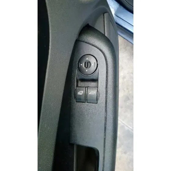 FORD FOCUS BERLINA (CAP) '2006 AMBIENTE (D) AZUL