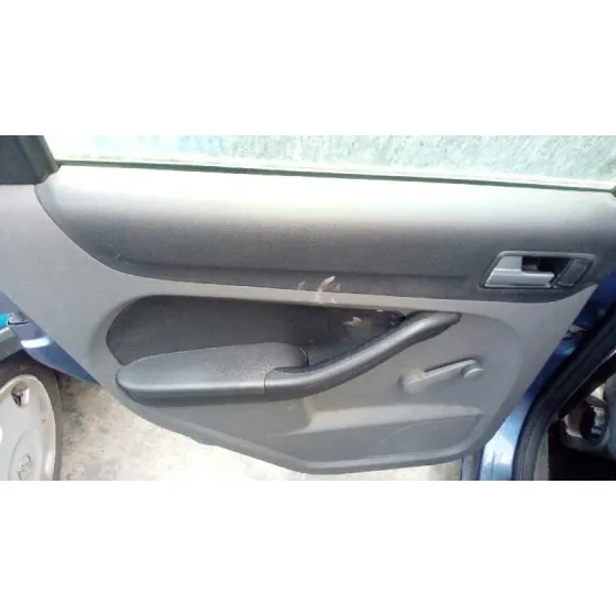 FORD FOCUS BERLINA (CAP) '2006 AMBIENTE (D) AZUL