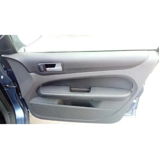 FORD FOCUS BERLINA (CAP) '2006 AMBIENTE (D) AZUL