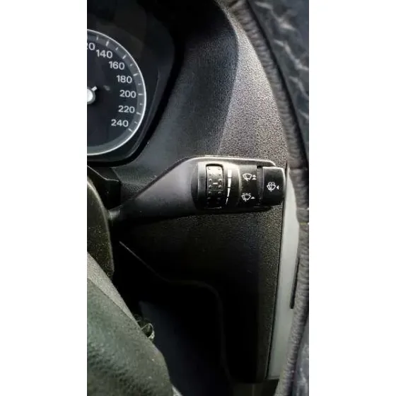 FORD FOCUS BERLINA (CAP) '2006 AMBIENTE (D) AZUL