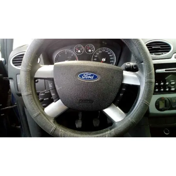 FORD FOCUS BERLINA (CAP) '2006 AMBIENTE (D) AZUL