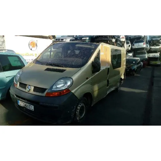 RENAULT TRAFIC COMBI (AB 4.01) '2005 6 - PLAZAS (L2H1) ACRISTALADO PARCIAL 2,9T COMBI LARGO ORO