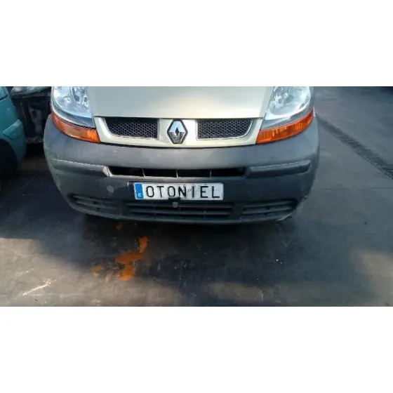 RENAULT TRAFIC COMBI (AB 4.01) '2005 6 - PLAZAS (L2H1) ACRISTALADO PARCIAL 2,9T COMBI LARGO ORO