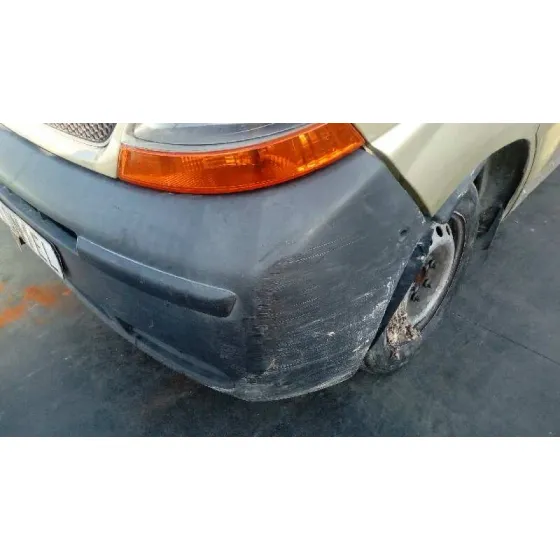 RENAULT TRAFIC COMBI (AB 4.01) '2005 6 - PLAZAS (L2H1) ACRISTALADO PARCIAL 2,9T COMBI LARGO ORO