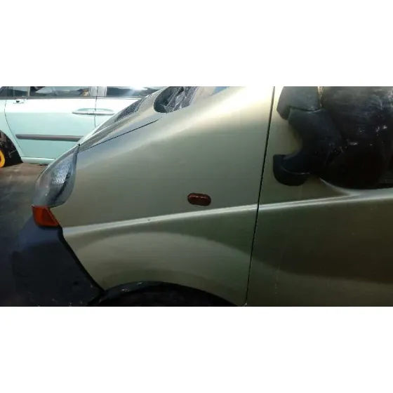 RENAULT TRAFIC COMBI (AB 4.01) '2005 6 - PLAZAS (L2H1) ACRISTALADO PARCIAL 2,9T COMBI LARGO ORO