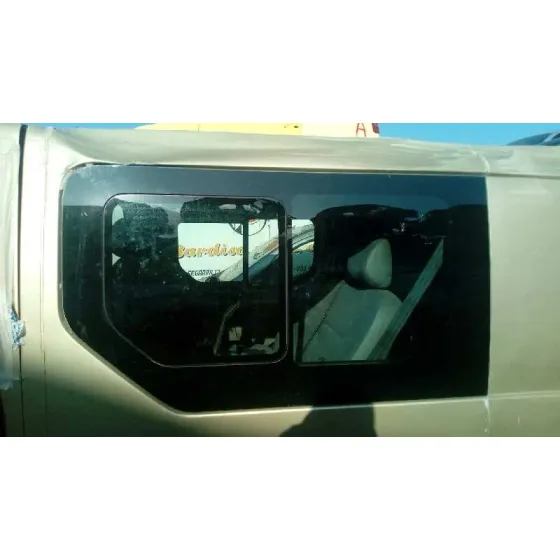 RENAULT TRAFIC COMBI (AB 4.01) '2005 6 - PLAZAS (L2H1) ACRISTALADO PARCIAL 2,9T COMBI LARGO ORO