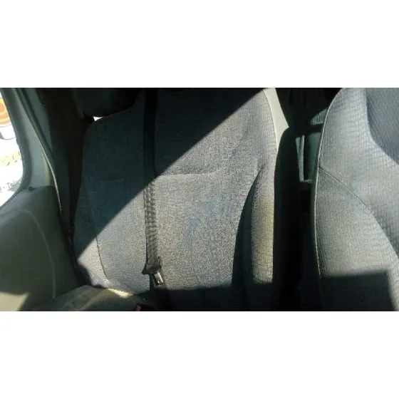 RENAULT TRAFIC COMBI (AB 4.01) '2005 6 - PLAZAS (L2H1) ACRISTALADO PARCIAL 2,9T COMBI LARGO ORO
