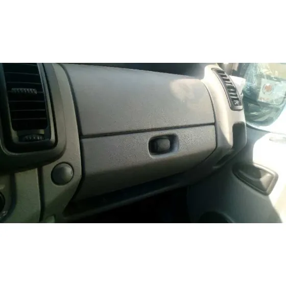 RENAULT TRAFIC COMBI (AB 4.01) '2005 6 - PLAZAS (L2H1) ACRISTALADO PARCIAL 2,9T COMBI LARGO ORO