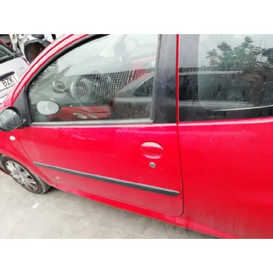 PEUGEOT 107 '2006 URBAN ROJO