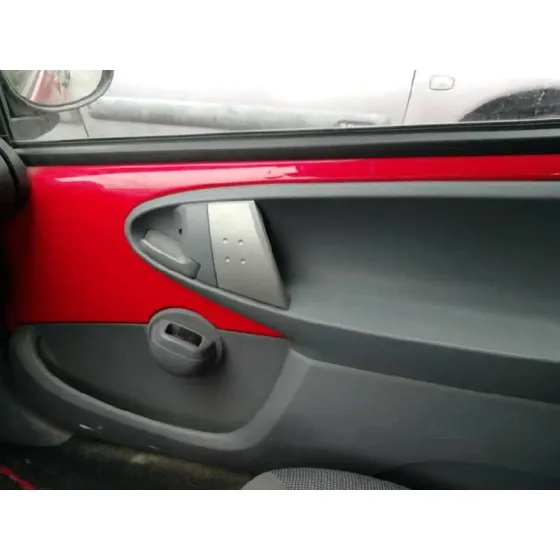 PEUGEOT 107 '2006 URBAN ROJO