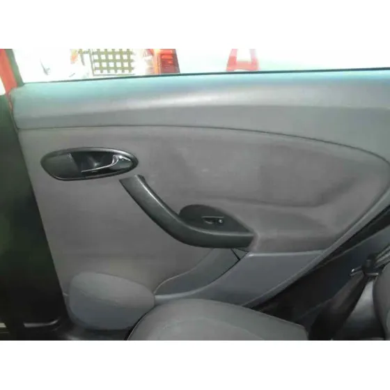 SEAT ALTEA (5P1) '2005 1.9 TDI ROJO