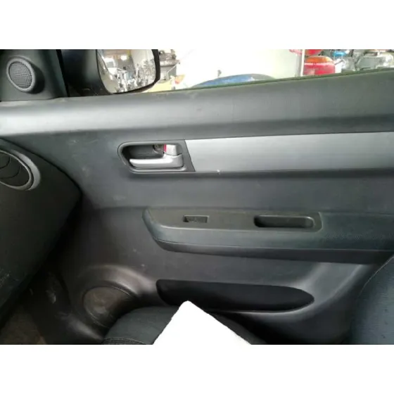 SUZUKI SWIFT BERLINA (MZ) '2006 GL (5-PTAS.) PLATA