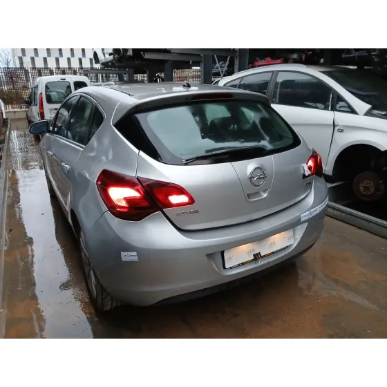 MOTOR A17DTR 92KW. CAMBIO MANUAL 6V CVF/KW: 12,02/92