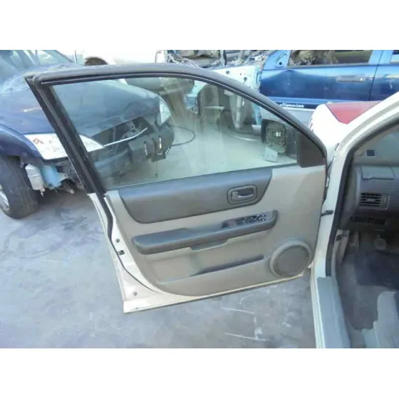 NISSAN X-TRAIL (T30) '2006 COMFORT BLANCO