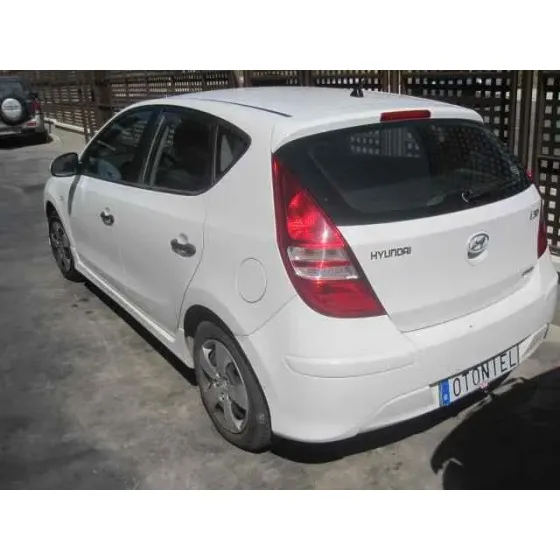 HYUNDAI I30 '2011 CLASSIC BLANCO