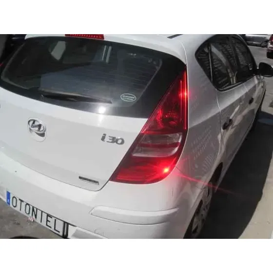 HYUNDAI I30 '2011 CLASSIC BLANCO