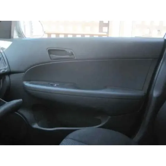 HYUNDAI I30 '2011 CLASSIC BLANCO